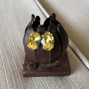 JoJo Loves You Earrings 💛